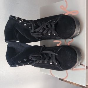 Crown Vintage Otter Boots - Black - Women's 8M